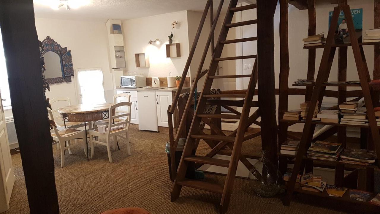 La Belmontaise Panzió Beaumont-sur-Sarthe Kültér fotó